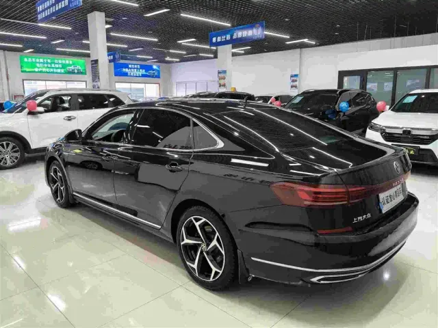 Volkswagen Passat — Фото автомобиля 6