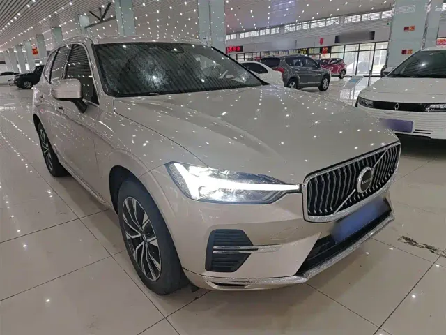 Volvo XC60 — Фото автомобиля 3