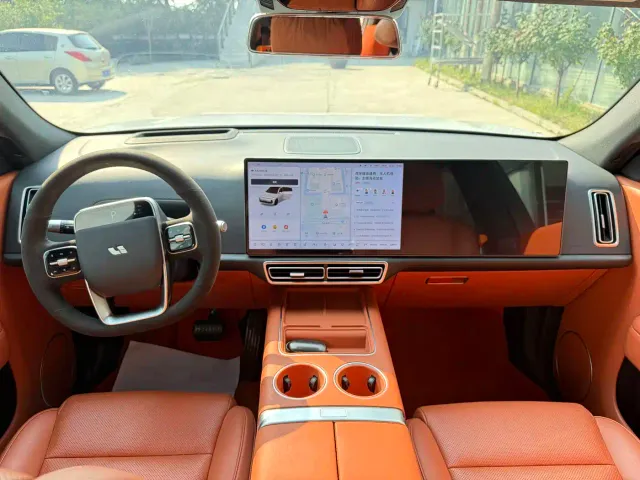 Li Auto L7 — Фото автомобиля 7