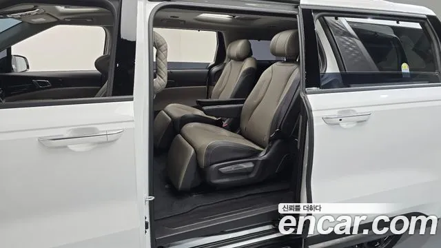 Kia Carnival — Фото автомобиля 17