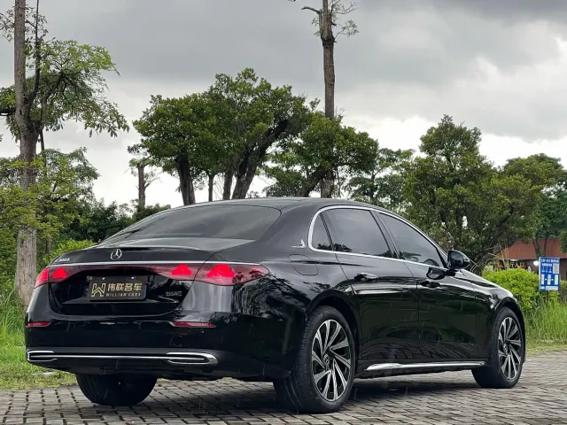 Mercedes-Benz E-Class — Фото автомобиля 6