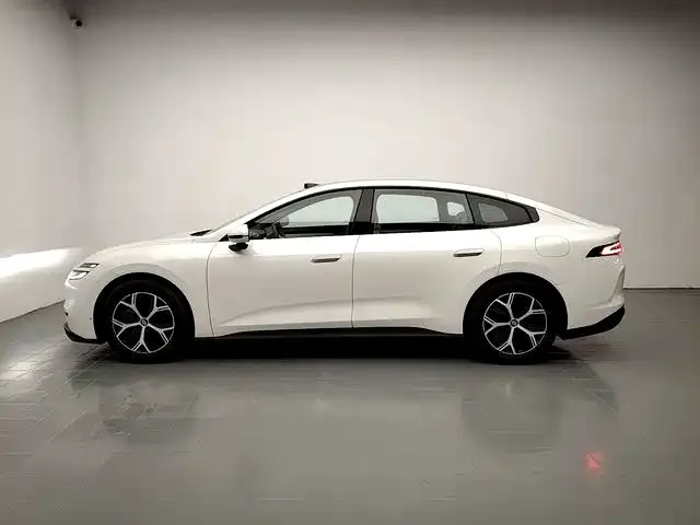 Changan Qiyuan A06 — Фото автомобиля 4