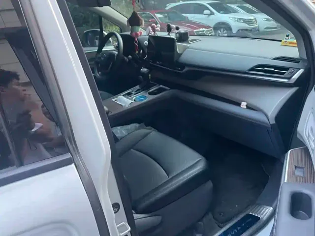 Toyota Granvia — Фото автомобиля 6