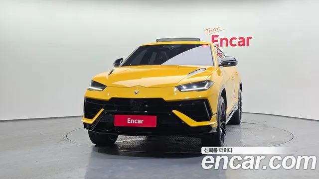 Lamborghini Urus — Фото автомобиля 3