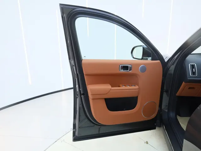 Li Auto L7 — Фото автомобиля 12