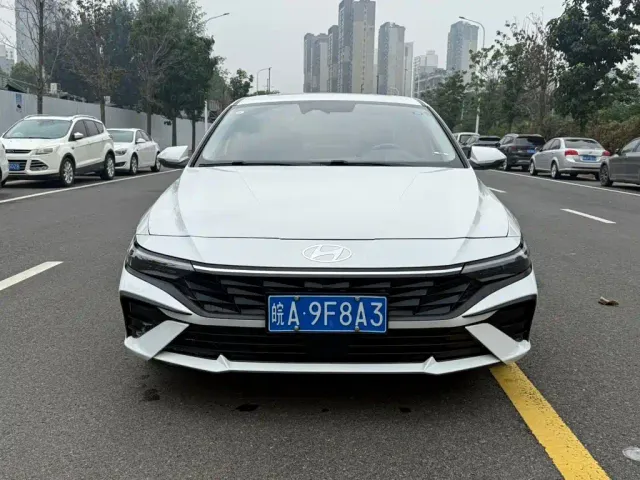 Hyundai Elantra — Фото автомобиля 2