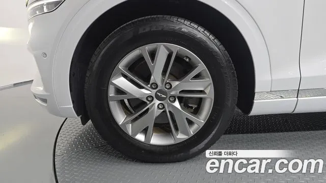 Genesis GV70 — Фото автомобиля 5