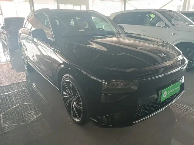 Xpeng G9 — Фото автомобиля 3