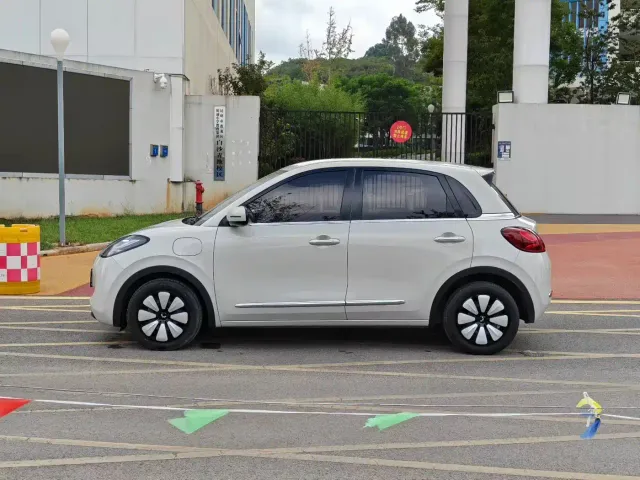 Wuling Bingo — Фото автомобиля 3