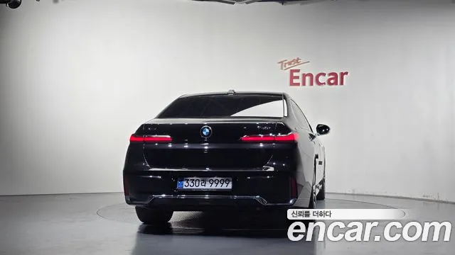 BMW 7 Series G70 — Фото автомобиля 4