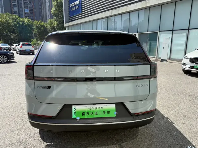 Volvo XC70 Plug-in Hybrid — Фото автомобиля 8
