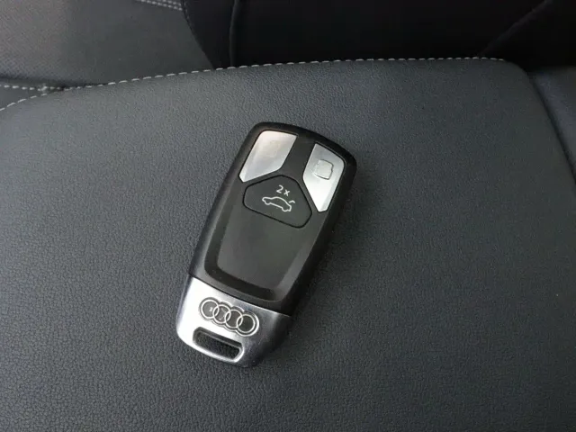 Audi A4L — Фото автомобиля 14