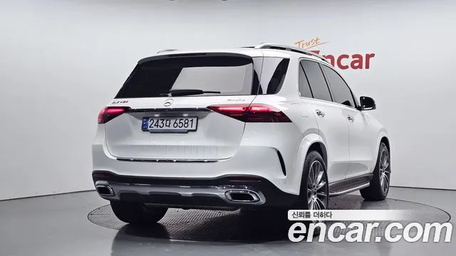 Mercedes-Benz GLE-Class — Фото автомобиля 2
