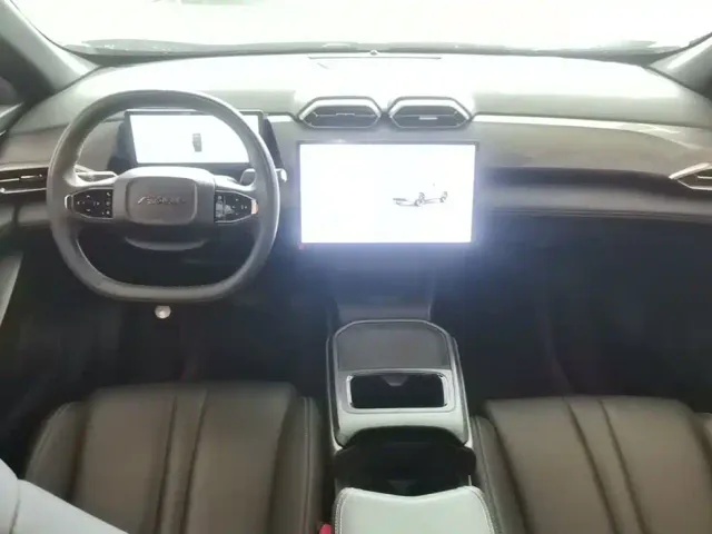 Dongfeng Fengshen L7 — Фото автомобиля 9