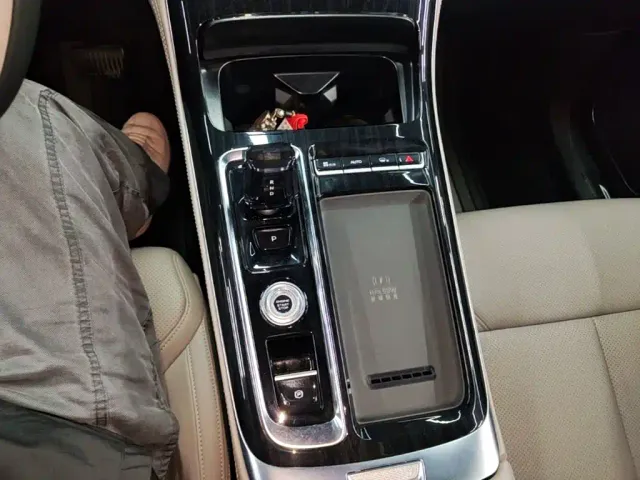 Geely Boyue L — Фото автомобиля 13