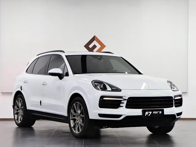 Porsche Cayenne — Фото автомобиля 3