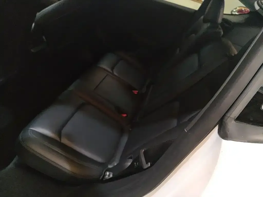 Tesla Model Y 2022 Rear-Wheel Drive Version — Фото автомобиля 16