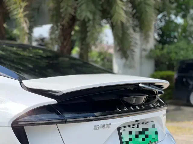 Lotus Emeya — Фото автомобиля 7