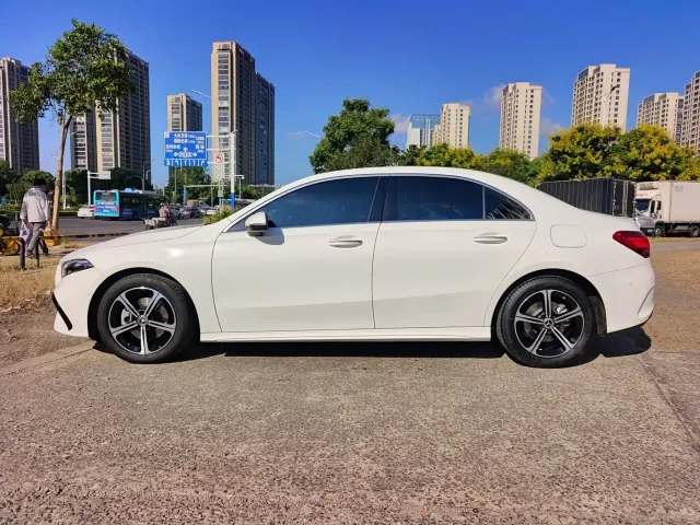 Mercedes-Benz A-Class — Фото автомобиля 2