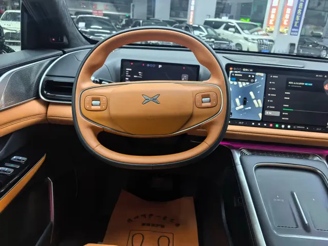 Xpeng G9 — Фото автомобиля 10