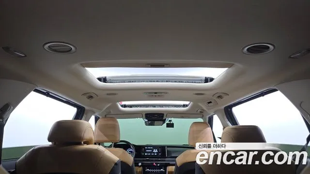 Kia Carnival Generation 4 — Фото автомобиля 20