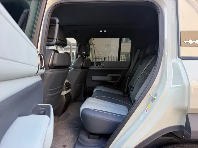 BYD FangChengBao Leopard 5 — Фото автомобиля 10