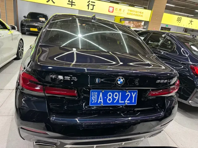 BMW 5 Series — Фото автомобиля 7