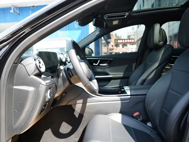 Mercedes-Benz C-Class — Фото автомобиля 4