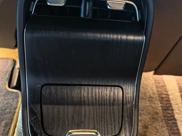 Mercedes-Benz E-Class — Фото автомобиля 16
