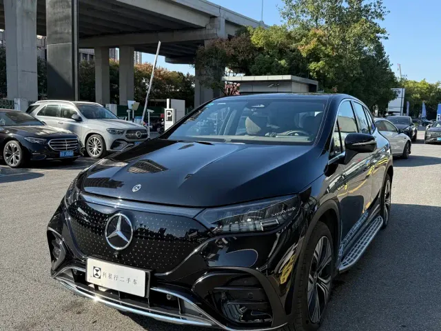Фотография автомобиля — Mercedes-Benz EQE SUV