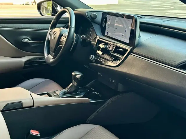 Lexus ES — Фото автомобиля 6