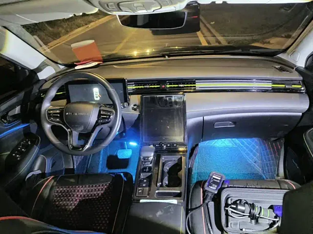 Roewe RX5 — Фото автомобиля 12