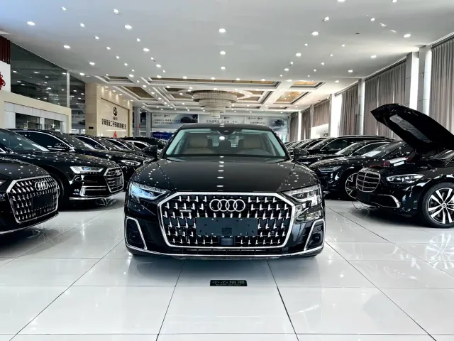 Audi A8 — Фото автомобиля 3