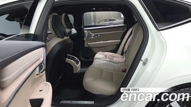 Volvo S90 — Фото автомобиля 26