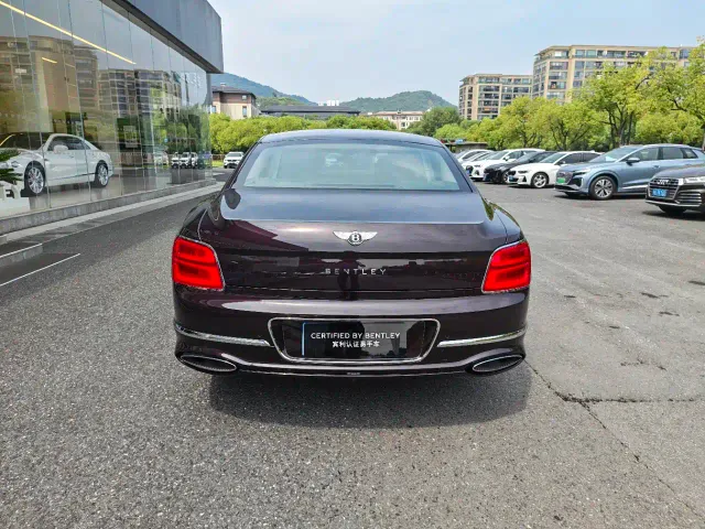 Bentley Flying Spur — Фото автомобиля 5