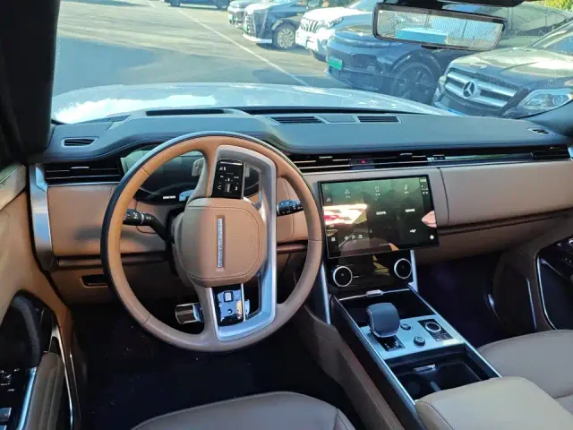Land Rover Range Rover — Фото автомобиля 3