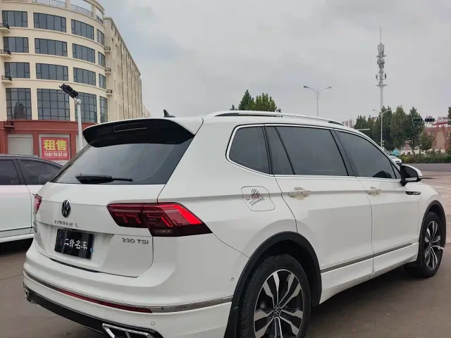 Volkswagen Tiguan L — Фото автомобиля 4