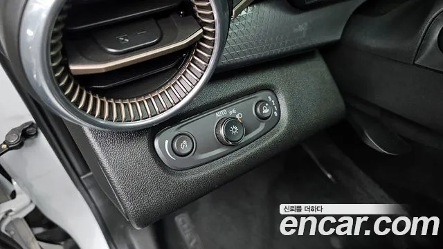 ChevroletGMDaewoo Trax Trax Кроссовер — Фото автомобиля 17
