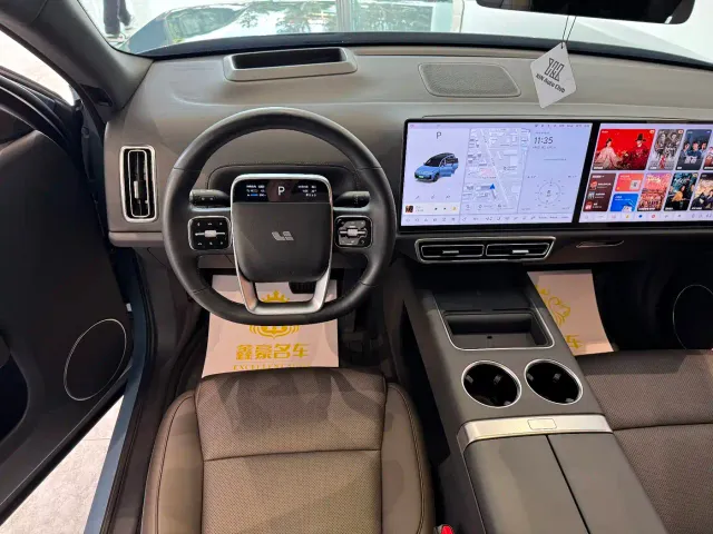 Li Auto Li Xiang L9 2022 Max — Фото автомобиля 9