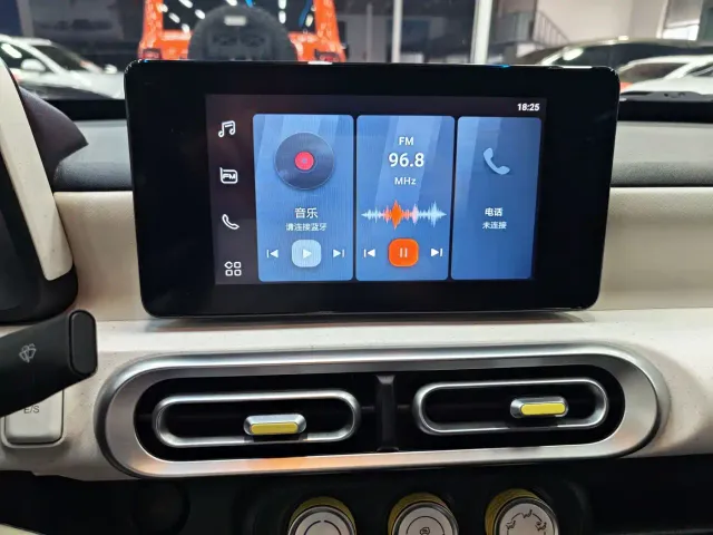 Wuling Hongguang Mini EV — Фото автомобиля 14