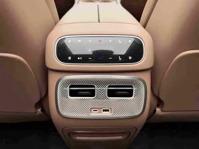 Leapmotor C11 — Фото автомобиля 26