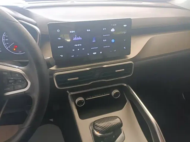 Geely Binyue — Фото автомобиля 12