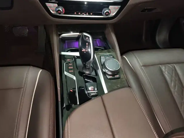 BMW 5 Series — Фото автомобиля 13