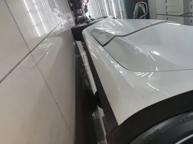 Tesla Model 3 — Фото автомобиля 21