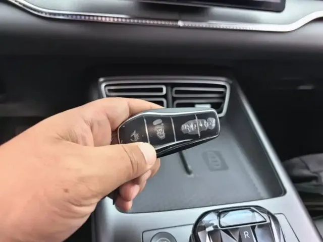 BYD Song Pro New Energy 2025 2nd Generation Smart Drive Edition DM-i 75KM Leading Type — Фото автомобиля 8