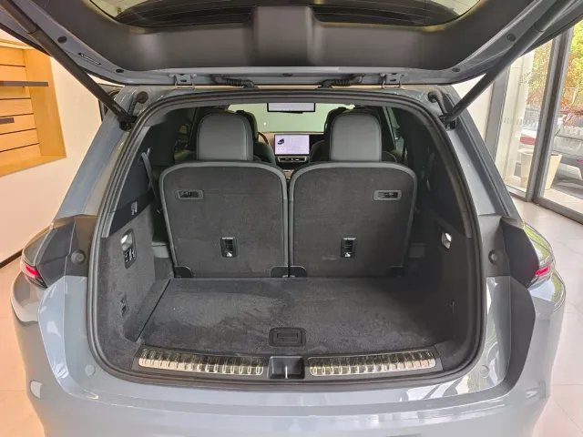 Li Auto L8 — Фото автомобиля 6