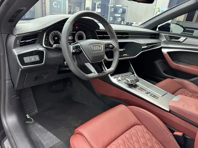 Audi A7L — Фото автомобиля 12