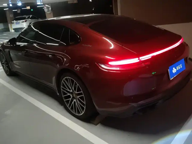 Porsche Panamera — Фото автомобиля 3