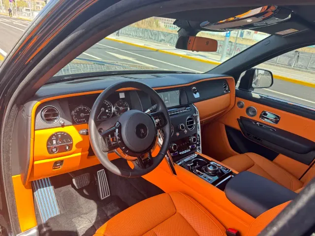 Rolls-Royce Cullinan — Фото автомобиля 13