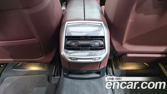 BMW 7 Series G70 — Фото автомобиля 30